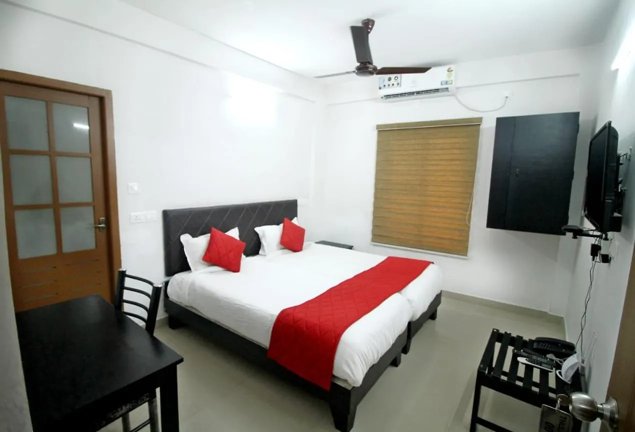 Otel Thulasi Inn Kochi